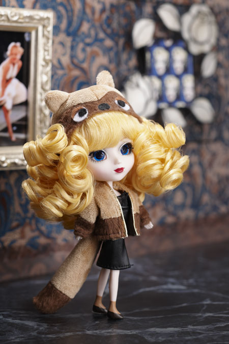 Mini Pullip Madame Racoon.jpg